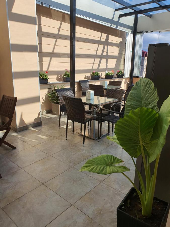 Blossom Hotel Batumi Exterior photo